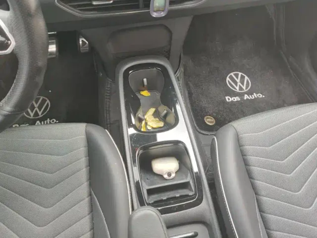 Volkswagen ID.3 — Фото автомобиля 16