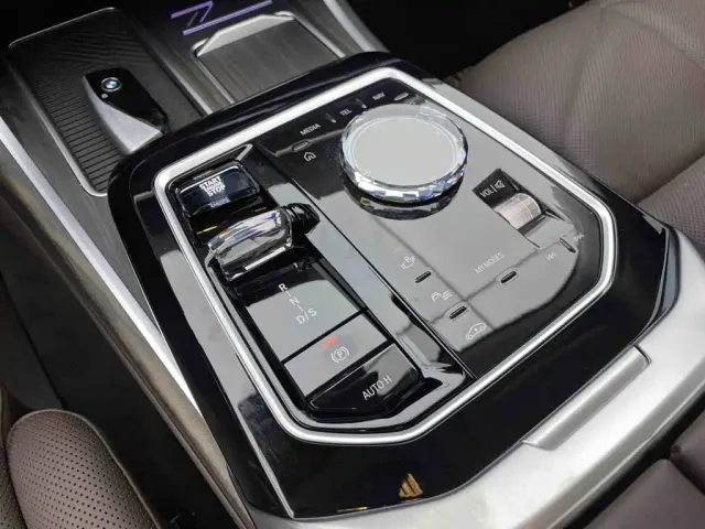 BMW 7 Series — Фото автомобиля 20