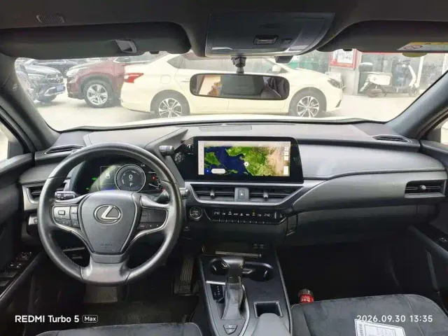 Lexus UX — Фото автомобиля 5