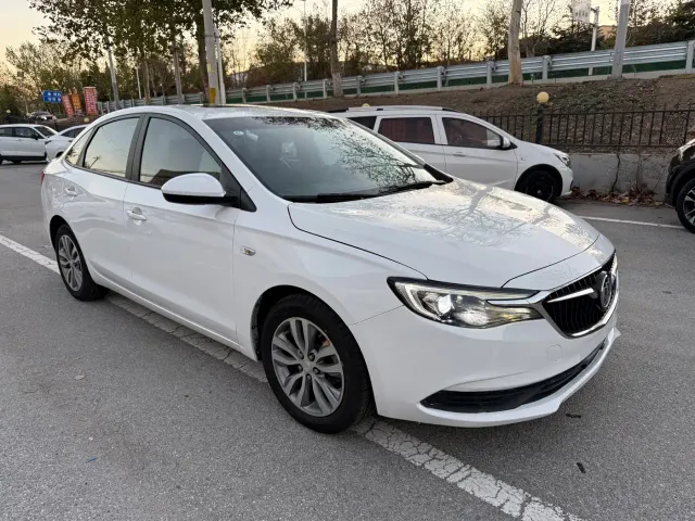 Buick Excelle — Фото автомобиля 3