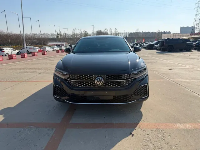 Volkswagen Passat — Фото автомобиля 2