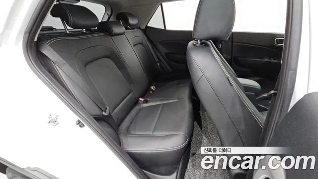 Hyundai Venue — Фото автомобиля 17