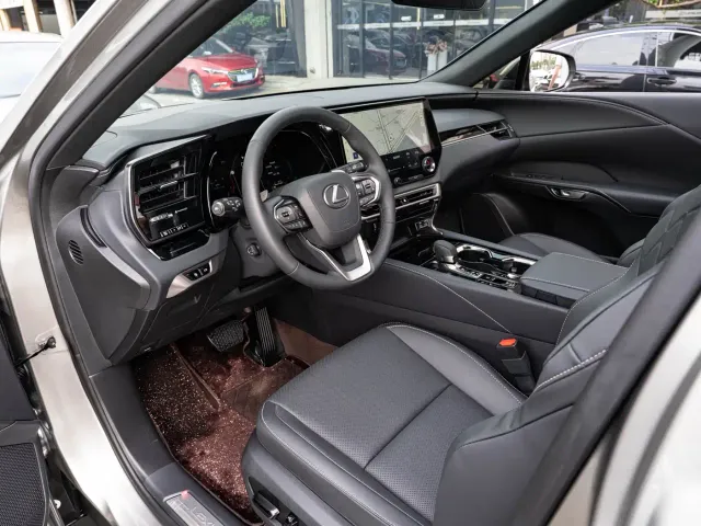 Lexus RX — Фото автомобиля 9