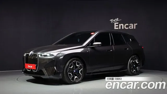 Фотография автомобиля — BMW iX