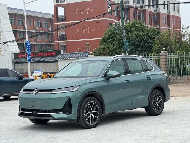Фотография автомобиля — Volkswagen Tiguan L PHEV