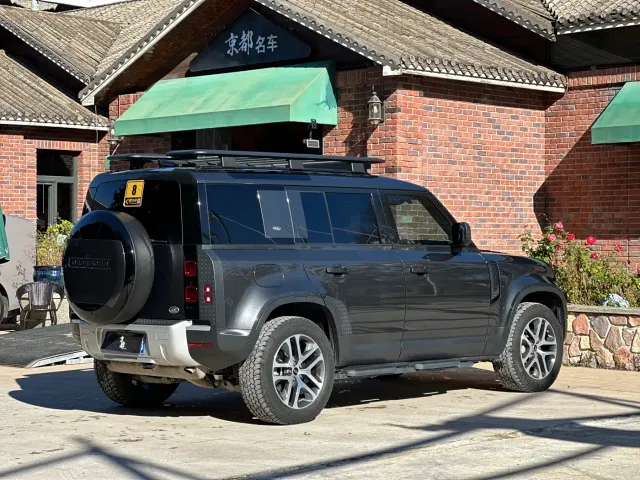 Land Rover Defender — Фото автомобиля 6