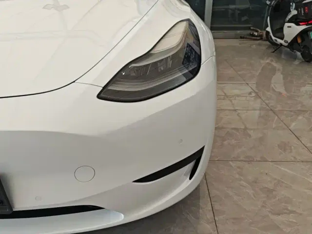Tesla Model Y — Фото автомобиля 23