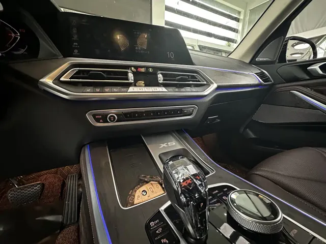 BMW X5 — Фото автомобиля 10