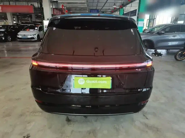 Li Auto L9 — Фото автомобиля 5