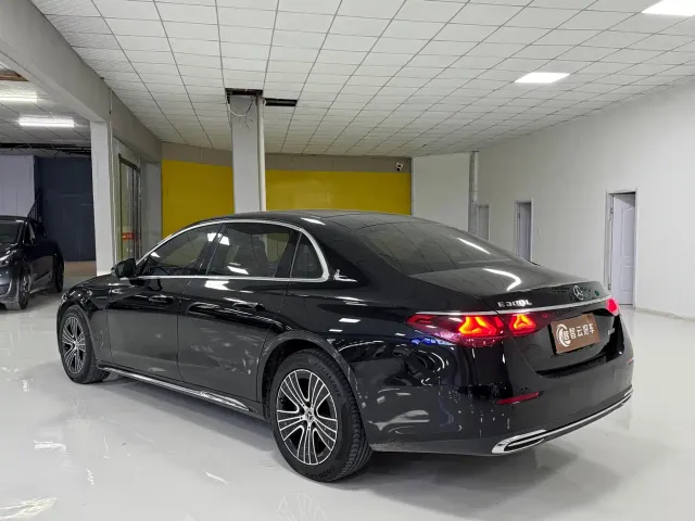 Mercedes-Benz E-Class — Фото автомобиля 7