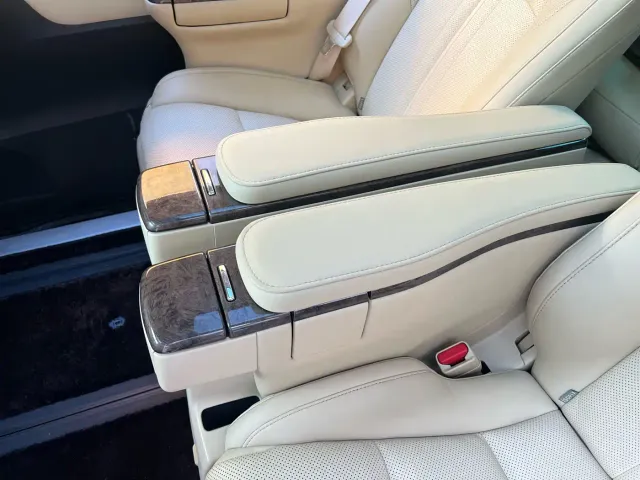 Toyota Vellfire — Фото автомобиля 7