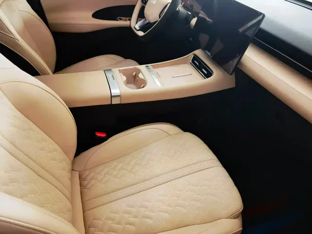 Chery Fengyun T7 — Фото автомобиля 5