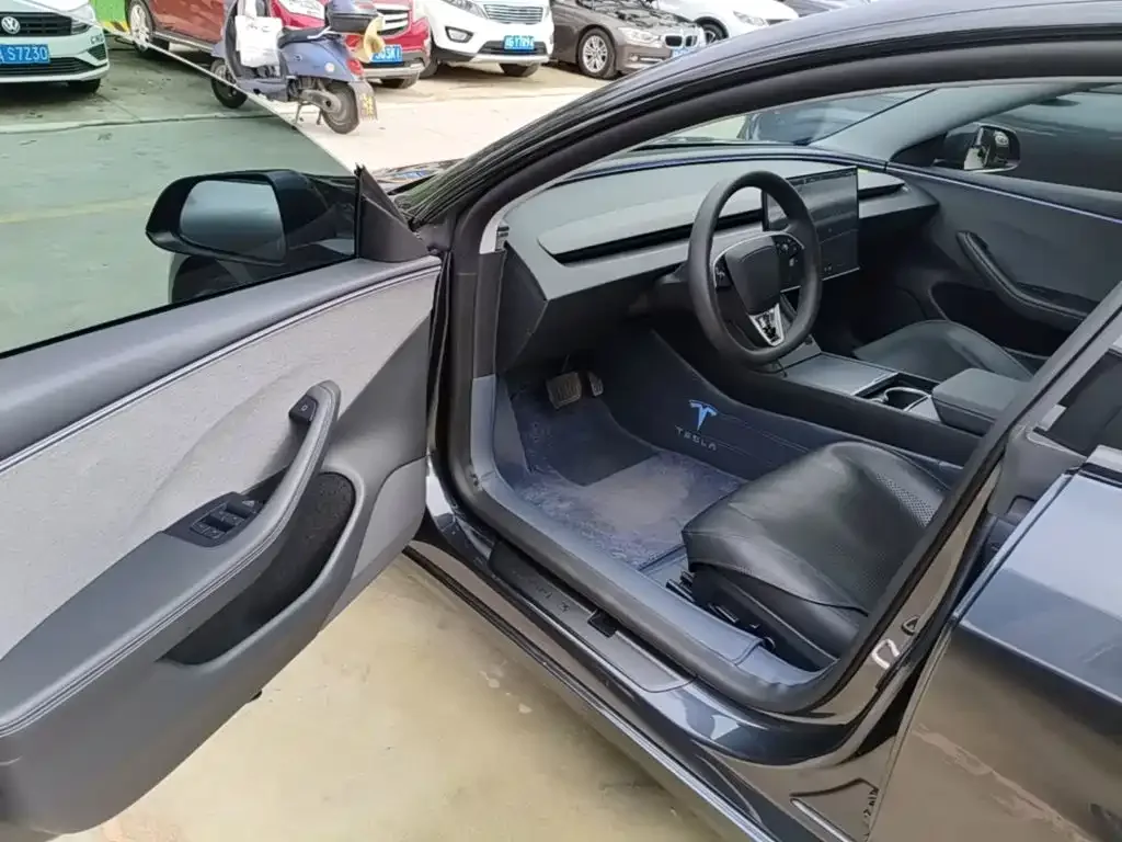Tesla Model 3 2025 Model Rear-Wheel Drive Edition — Фото автомобиля 15