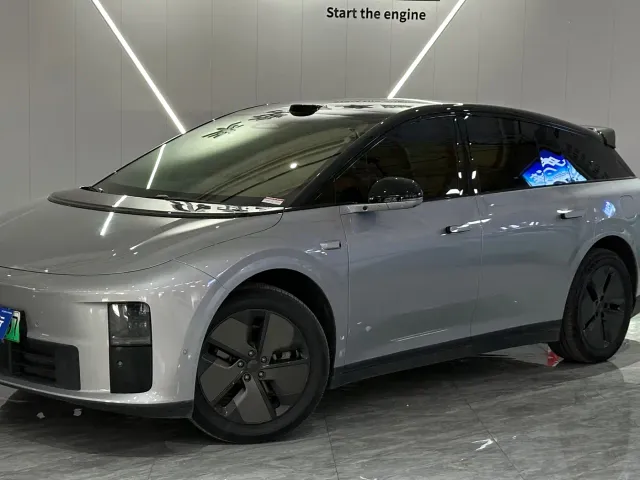 Li Auto i6 — Фото автомобиля 2