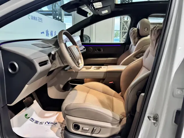 Li Auto i6 — Фото автомобиля 26