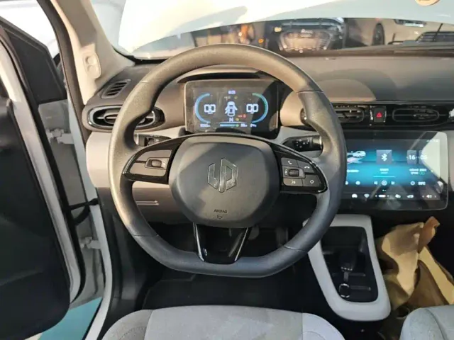 Leapmotor T03 — Фото автомобиля 10