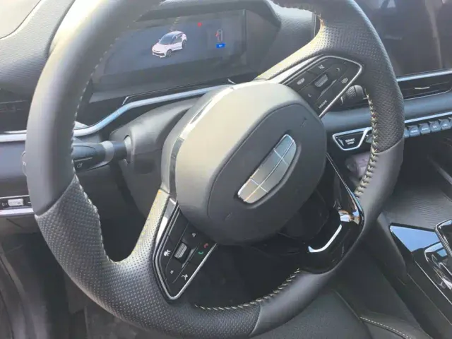 Geely Binyue — Фото автомобиля 15