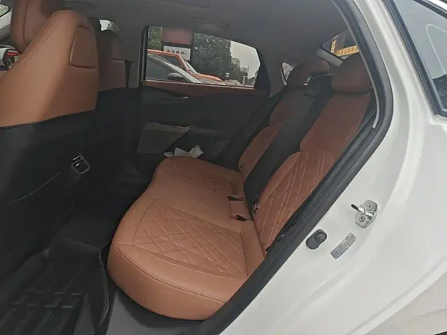 Changan Eado — Фото автомобиля 16