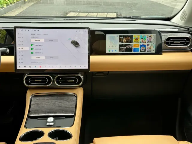Leapmotor C11 — Фото автомобиля 10