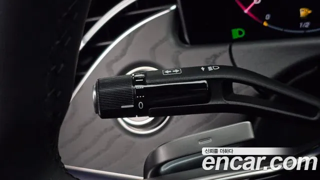 Mercedes-Benz E-Class — Фото автомобиля 26