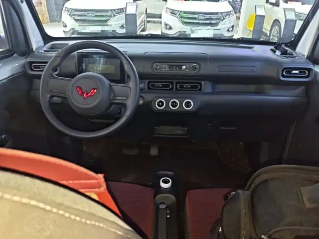 Wuling Zhiguang NEV — Фото автомобиля 9