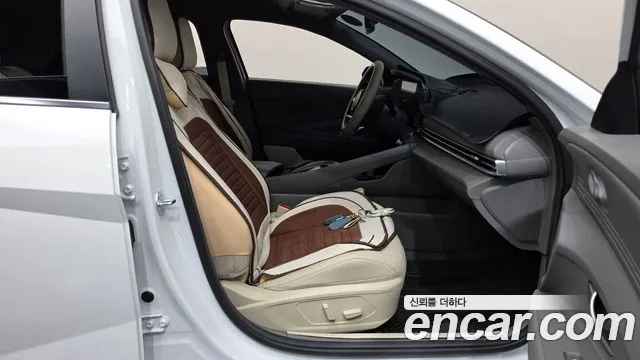 Hyundai Avante CN7 — Фото автомобиля 16