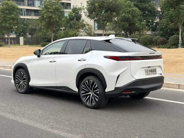 Lexus RZ — Фото автомобиля 4