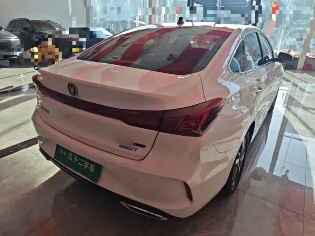 Changan Eado — Фото автомобиля 6