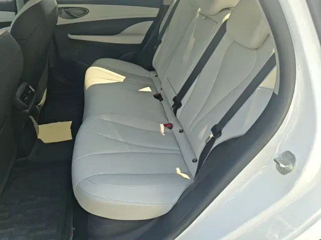 BYD Seal 05 DM-i — Фото автомобиля 13