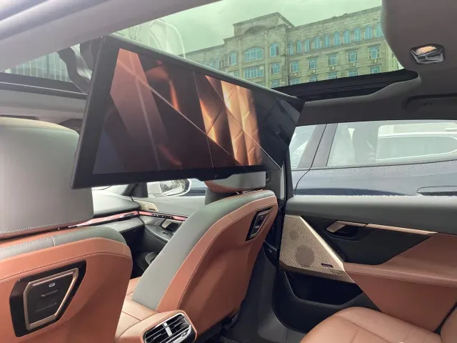 BMW i5 — Фото автомобиля 12