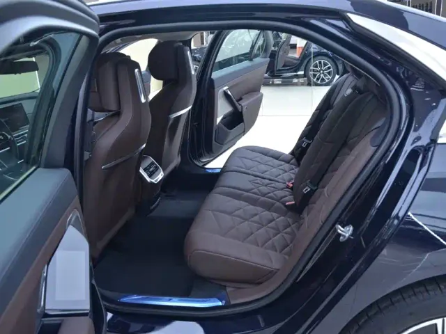 BMW 7 Series — Фото автомобиля 5