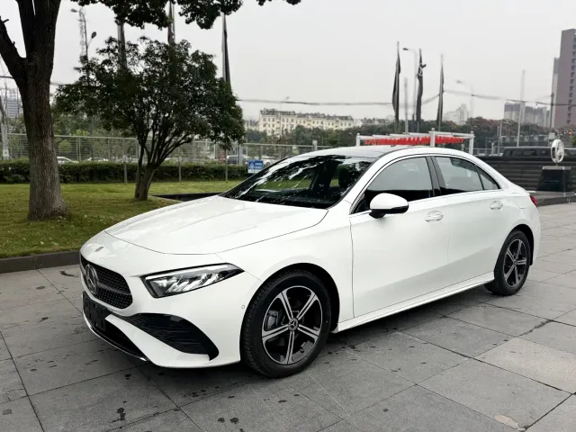 Фотография автомобиля — Mercedes-Benz A-Class
