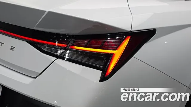 Hyundai Avante — Фото автомобиля 8