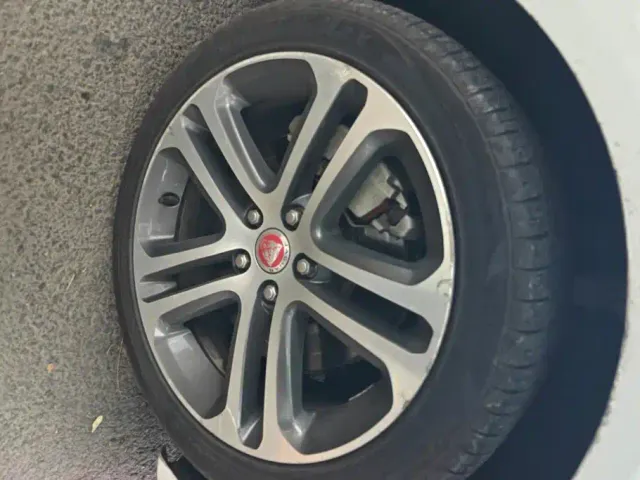 Jaguar XEL — Фото автомобиля 6