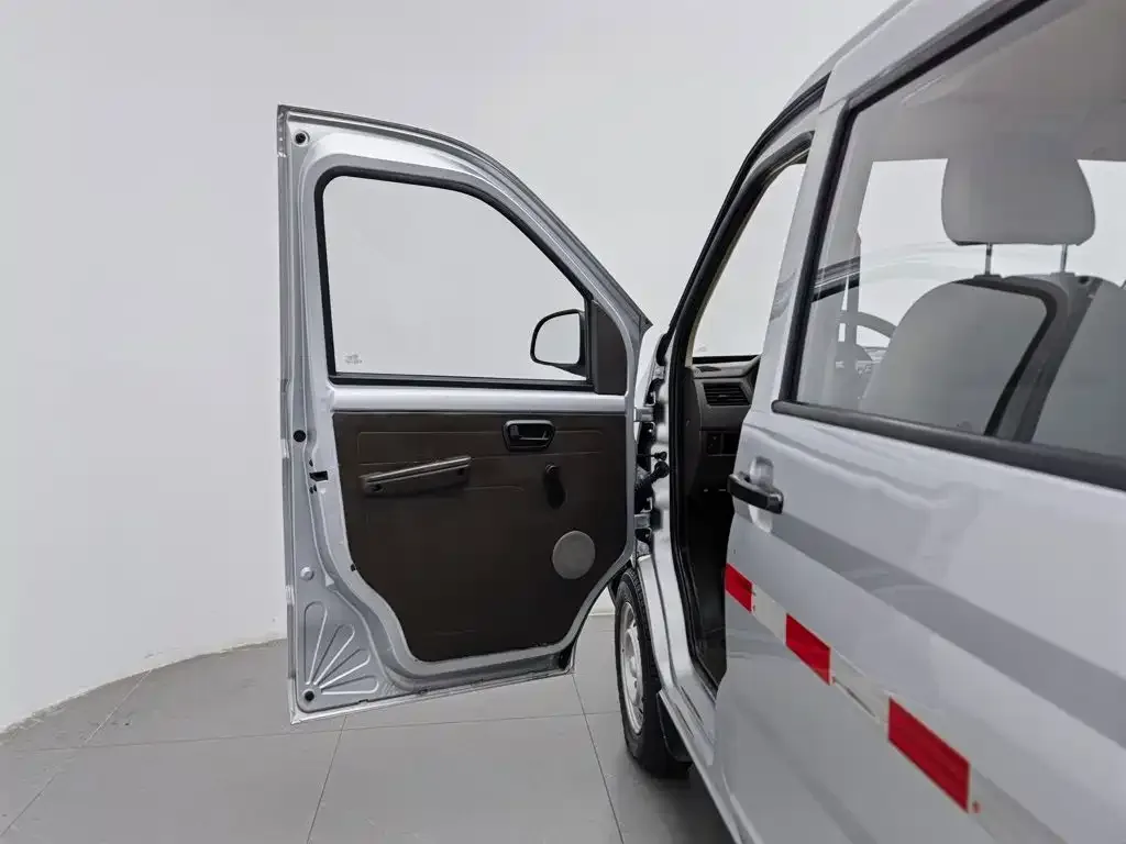 Wuling Motors Wuling Rongguang S 2022 1.2L Basic Enclosed Van 5-seater LSI — Фото автомобиля 8