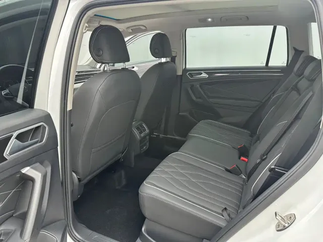 Volkswagen Tiguan L — Фото автомобиля 12