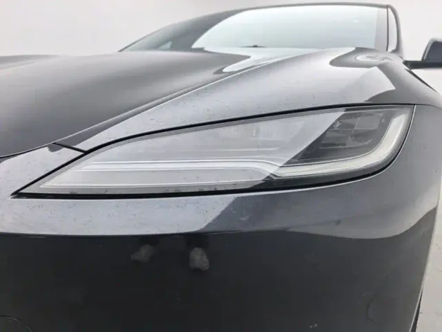 Tesla Model 3 — Фото автомобиля 14