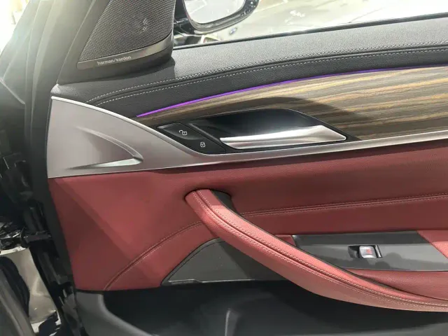 BMW 5 Series — Фото автомобиля 11