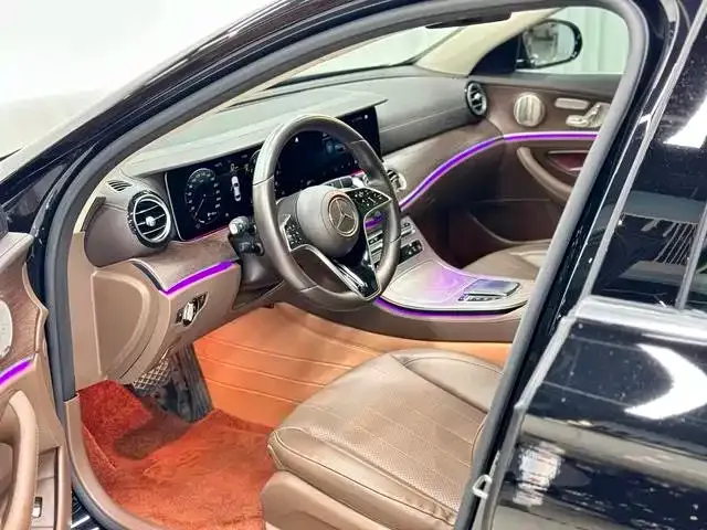 Mercedes-Benz E-Class — Фото автомобиля 16