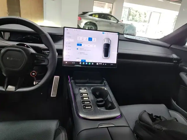 Xiaomi SU7 — Фото автомобиля 12