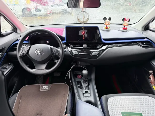 Toyota C-HR — Фото автомобиля 8