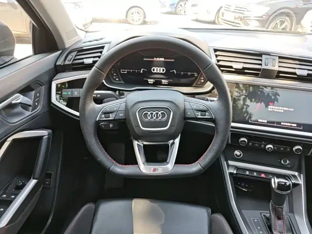 Audi Q3 Sportback — Фото автомобиля 10