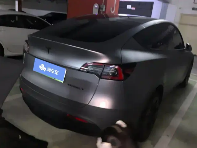 Tesla Model Y — Фото автомобиля 3