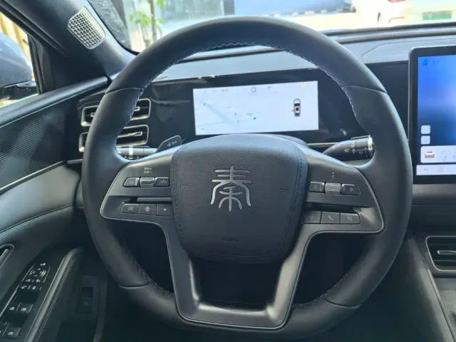 BYD Qin L — Фото автомобиля 9