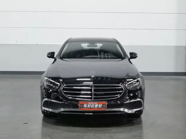 Mercedes-Benz E-Class — Фото автомобиля 3