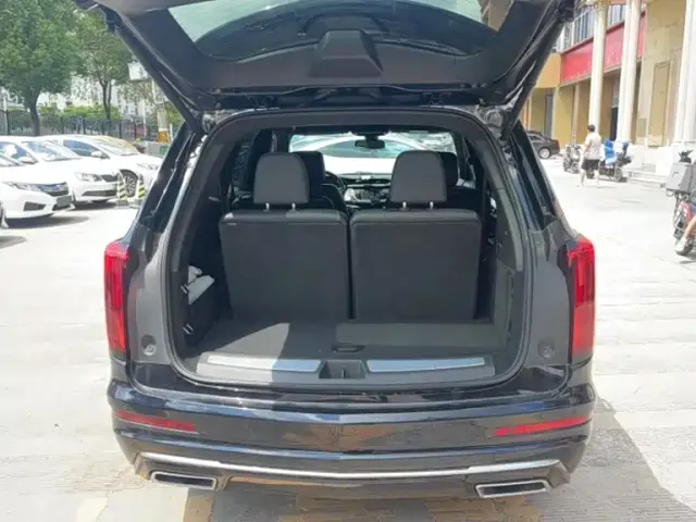 Cadillac XT6 — Фото автомобиля 11