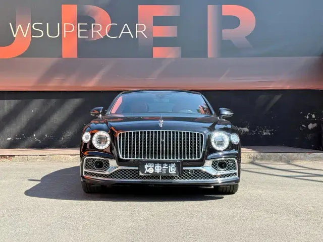 Bentley Flying Spur — Фото автомобиля 2