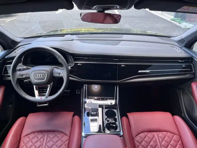 Audi SQ7 — Фото автомобиля 6