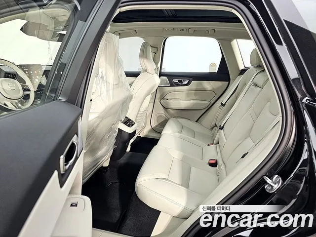 Вольво XC60 — Фото автомобиля 9