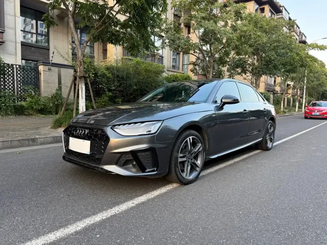 Фотография автомобиля — Audi A4L